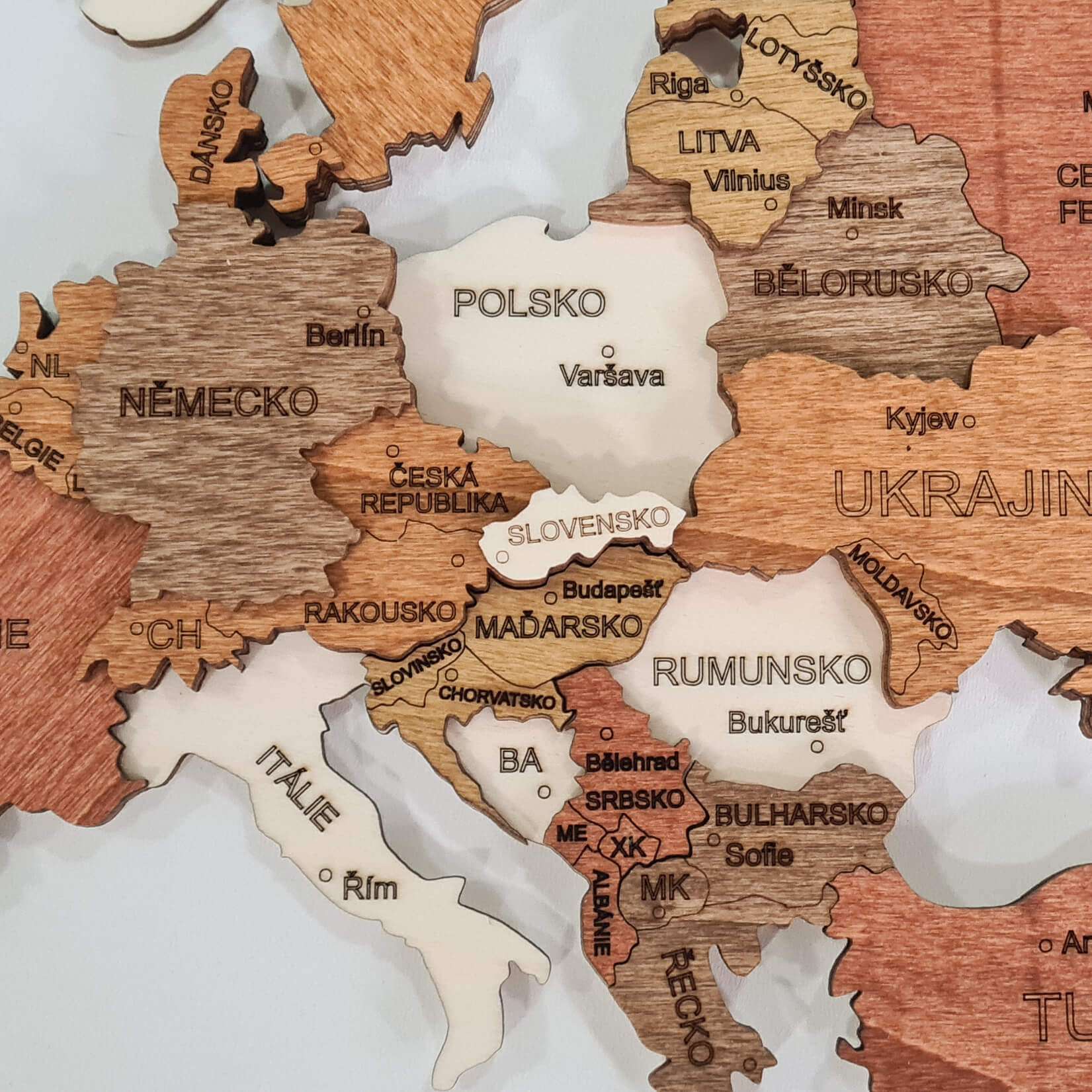 Personalize your wooden decoration