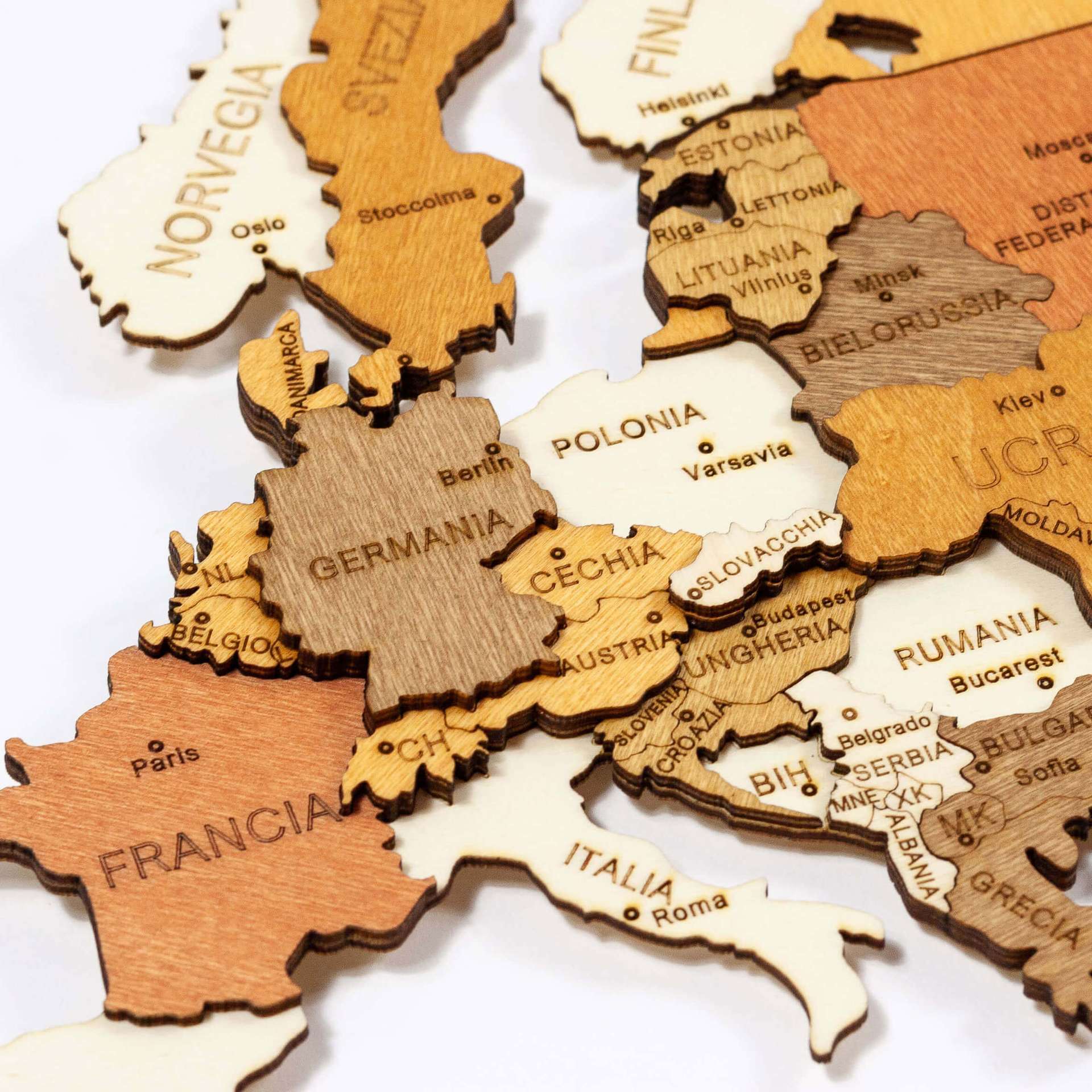 Personalize your wooden decoration