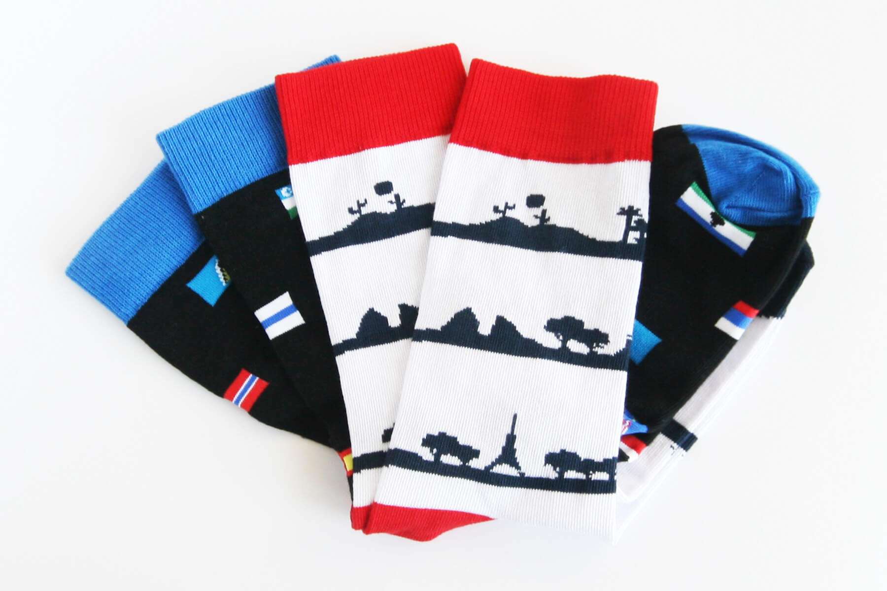 Unisex Socks for Travellers - World Flags or Cityscape Motifs