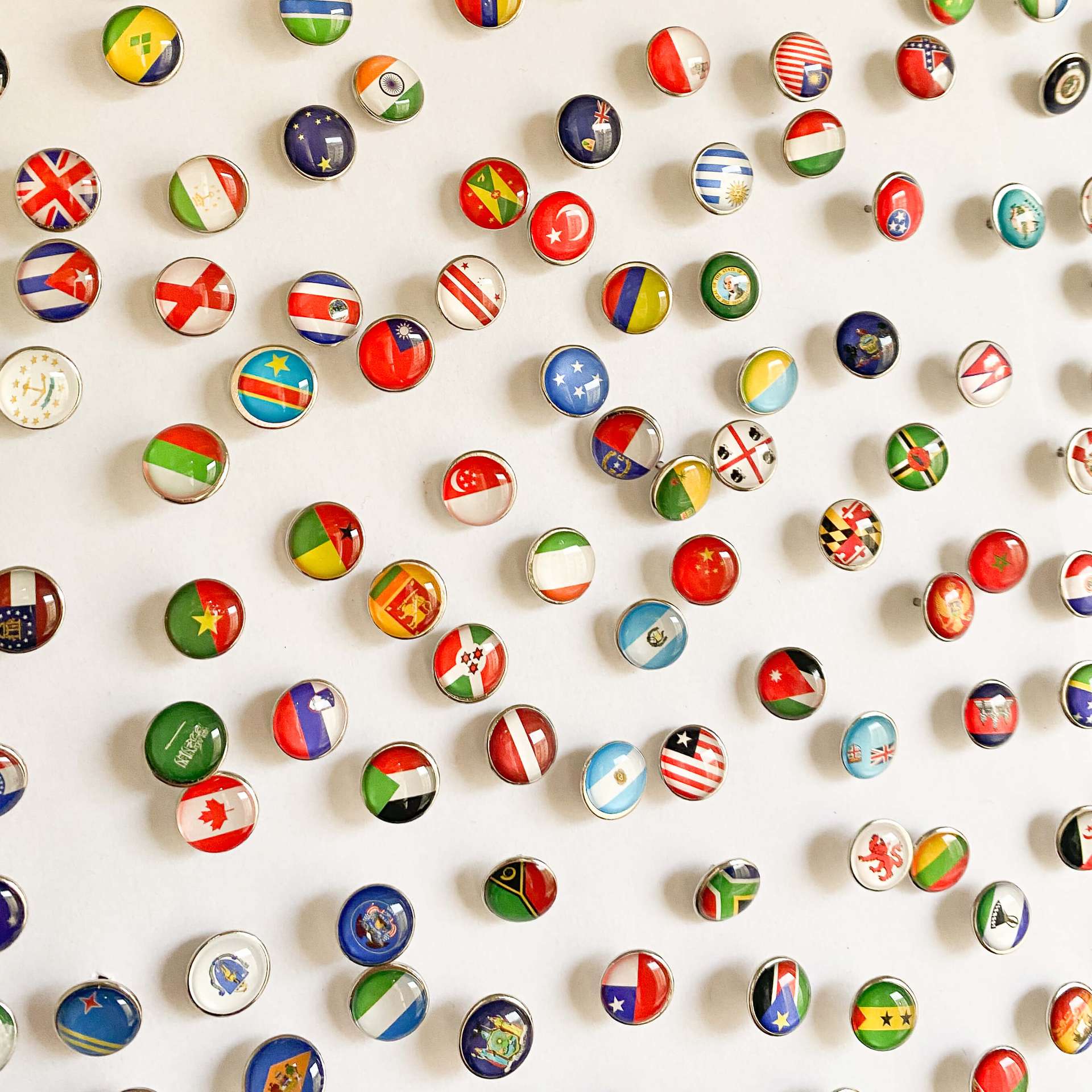 Country Flags Push Pins
