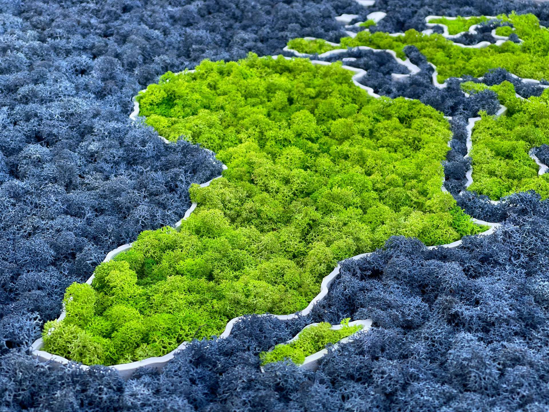 Moss 3D World Map - natural Nordic lichen