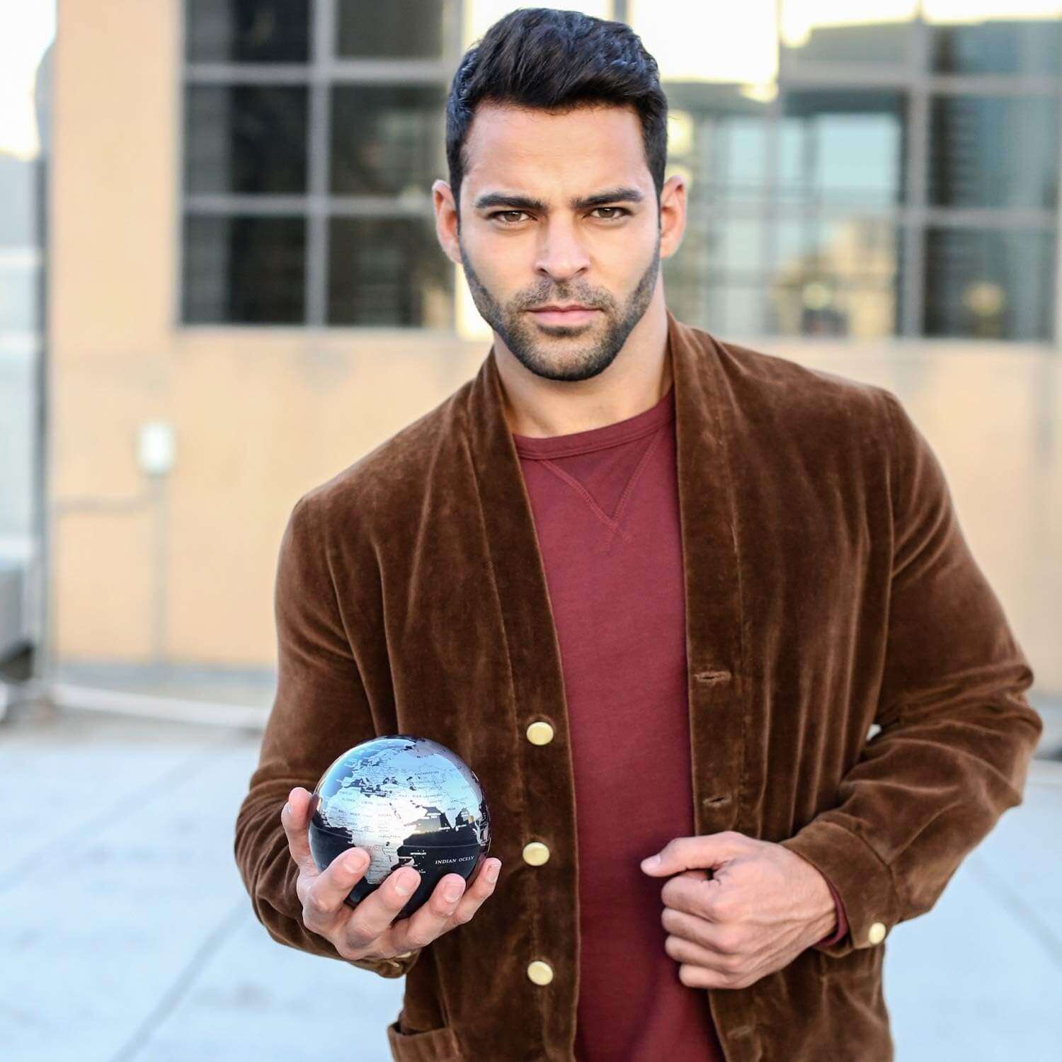 Mova Metallic Black and Silver Self Spinning Globe